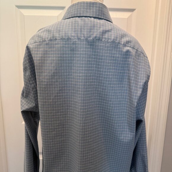 Banana Republic Men's Long Sleeve Dress Shirt, Size L, Blue w/ Black & White - Picture 4 of 6